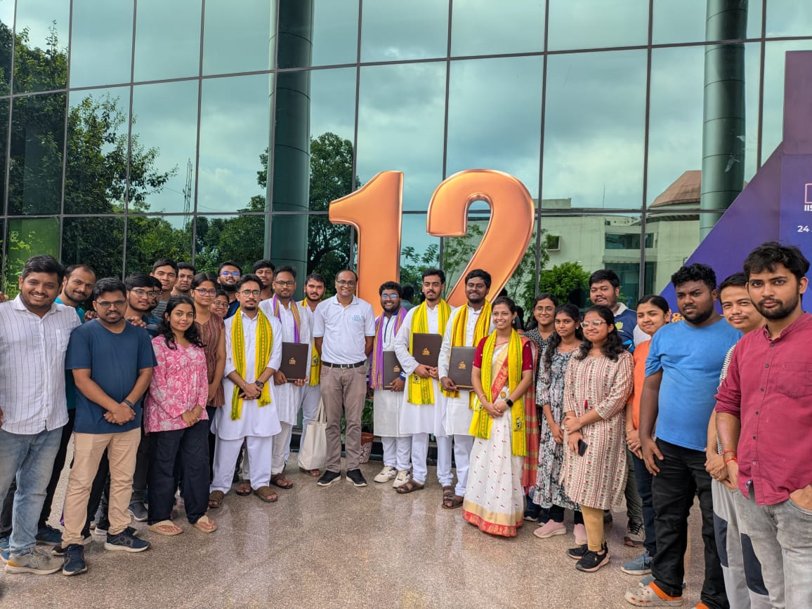 MajiGroupIISERK's tweet photo. #Convocation2k25 @iiserkol
2 PhD and 5 MS students have graduated from our lab in this year!!!!!!!!
Congratulations to all of them and best wishes for the upcoming future.
@jati_ayan
@Animesh54274662
@SouvikAgasti1
@Rud01N
@ Debasish
@ANUPAM01SEN
@ Sakshi https://t.co/t22ZuWxZM8