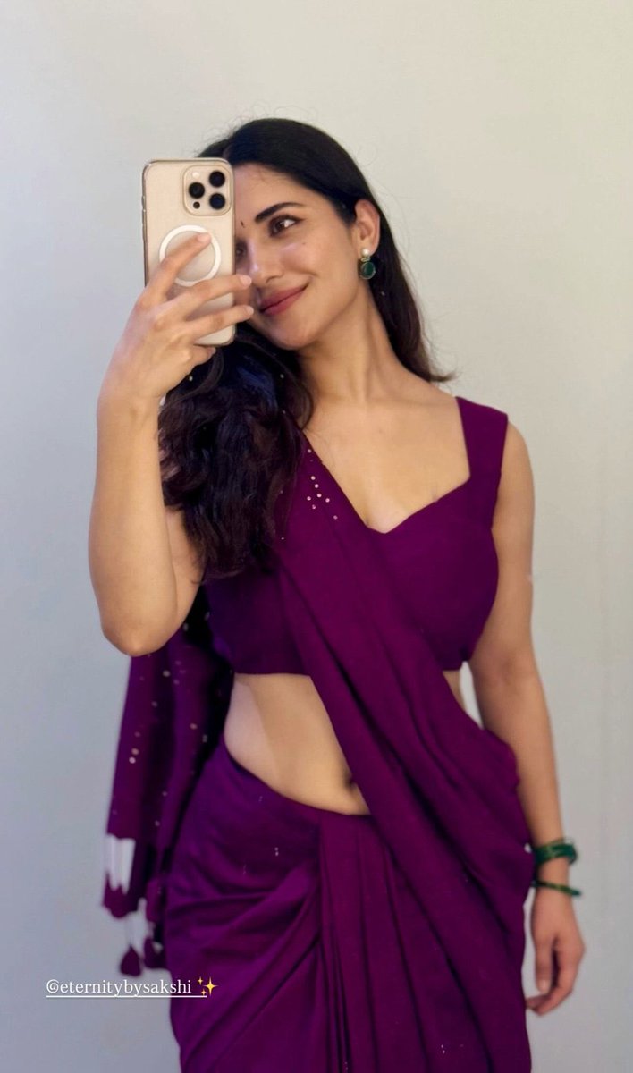 Ruhani Sharma Saree Shot 🔥