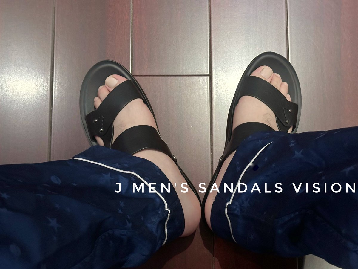 JMenssandals's tweet photo. 大吉大利 晚上操1 https://t.co/UyRv6BzClR