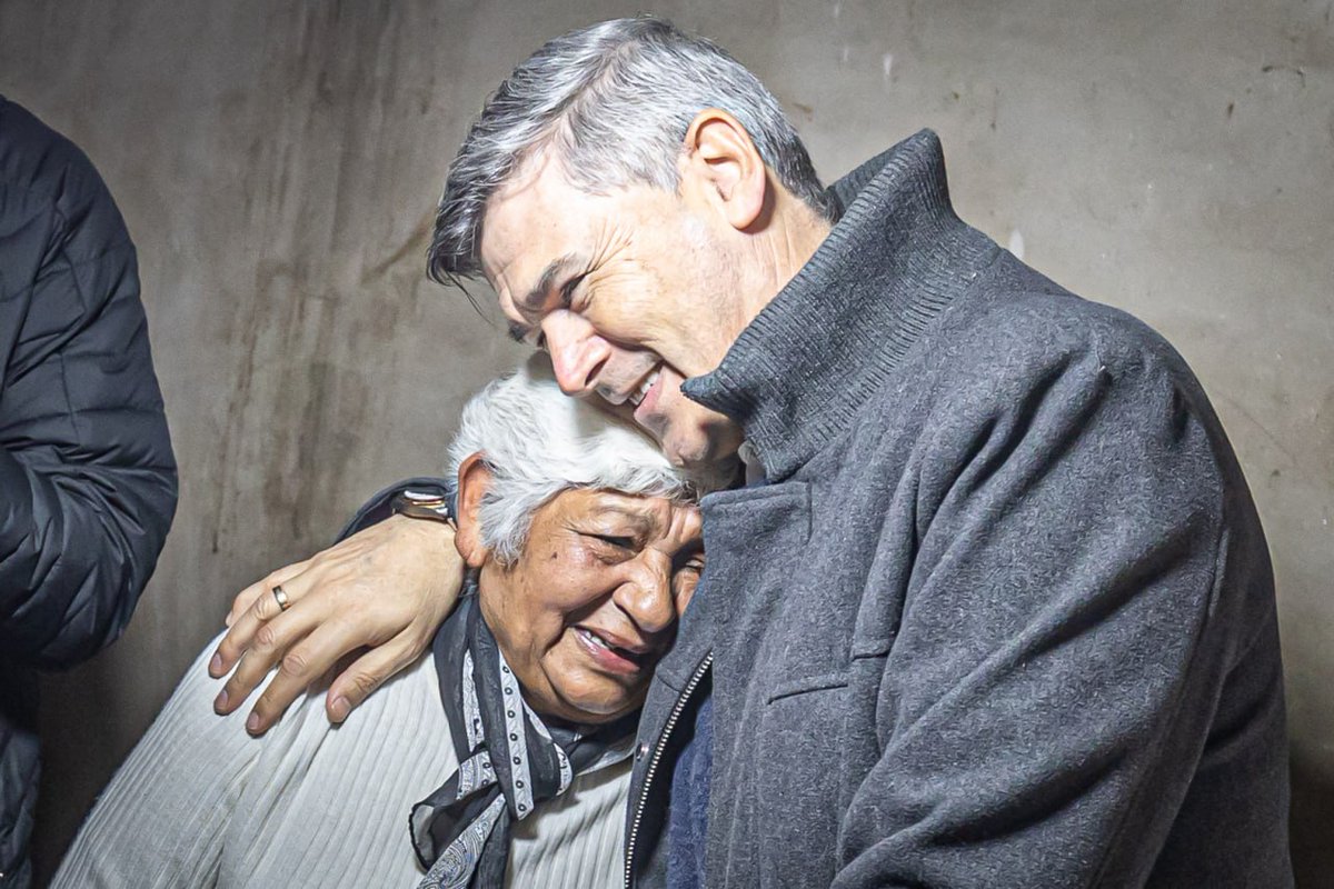raullacava's tweet photo. Compartí con las familias de Barrio Las Cañitas uno de esos momentos que llenan el alma: la llegada del agua potable ❤️.
110 familias esperaron este día durante mucho tiempo, hoy, con el Programa #MásAgua #MásSalud ese anhelo se volvió realidad. https://t.co/bu7ikRsgE2