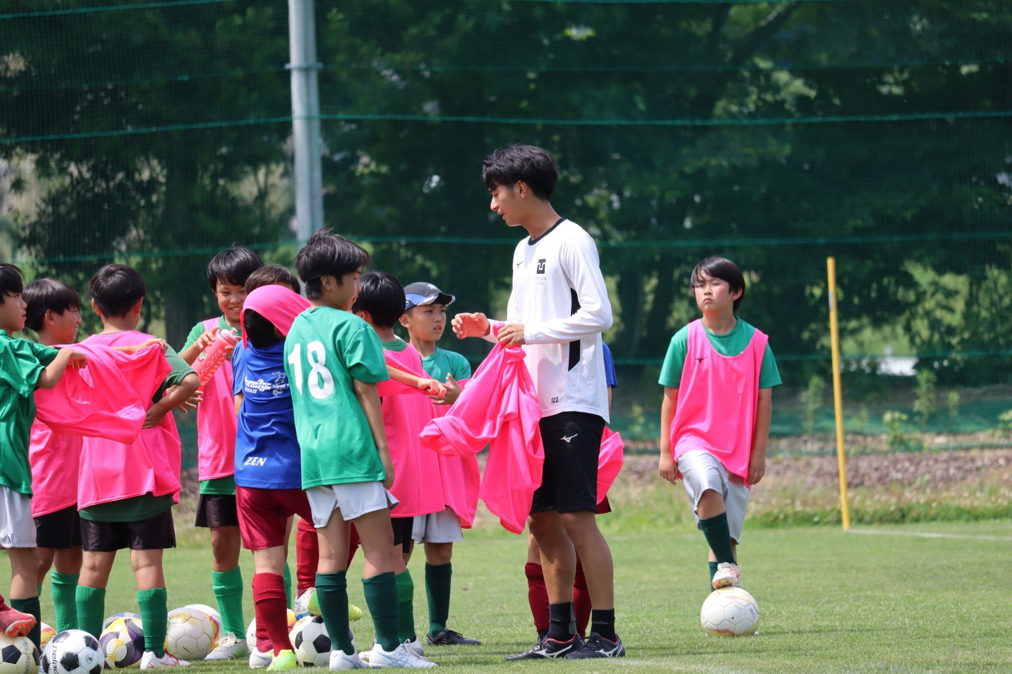 常葉大学サッカー部　ジャージ上 mqdefault.jpg