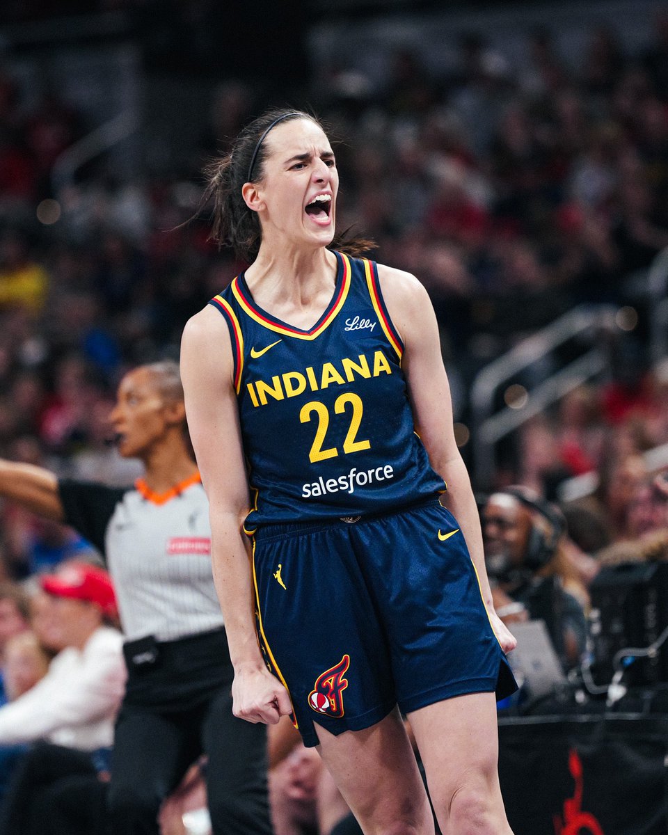 Clark Coverage (@clarkcoverage) on Twitter photo Caitlin Clark at Halftime🚨
▫️2 PTS
▫️2 REB
▫️5 AST
▫️2 STL
▫️12.5 FG%
📸: <a href="/IndianaFever/">Indiana Fever</a> | #WNBA Caitlin Clark at Halftime🚨
▫️2 PTS
▫️2 REB
▫️5 AST
▫️2 STL
▫️12.5 FG%
📸: <a href="/IndianaFever/">Indiana Fever</a> | #WNBA