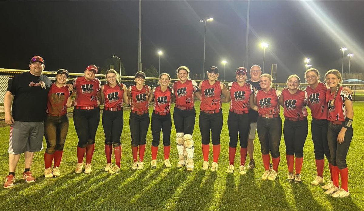 Abby_packard04's tweet photo. My team had a great time in Chattanooga TN last week. We went 6-1-1. I had 10 runs scored, batted .350 and had 2 stolen bases. Highlights below. @16BanditsHeintz @WisconsinBandi1 #playforkate https://t.co/bq4DIw5s91