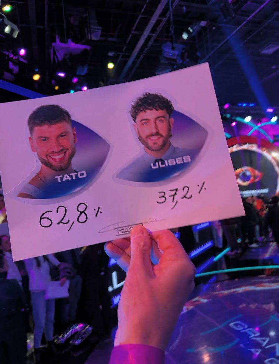 Besitos jajajajaaja 🥂