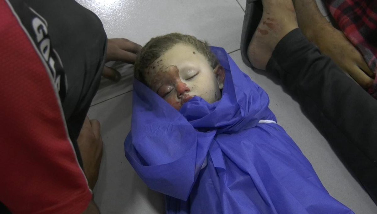 #متابعة | طفلة استشهدت جراء قصف الاحتلال منزلاً شمال مخيم النصيرات وسط قطاع غزة