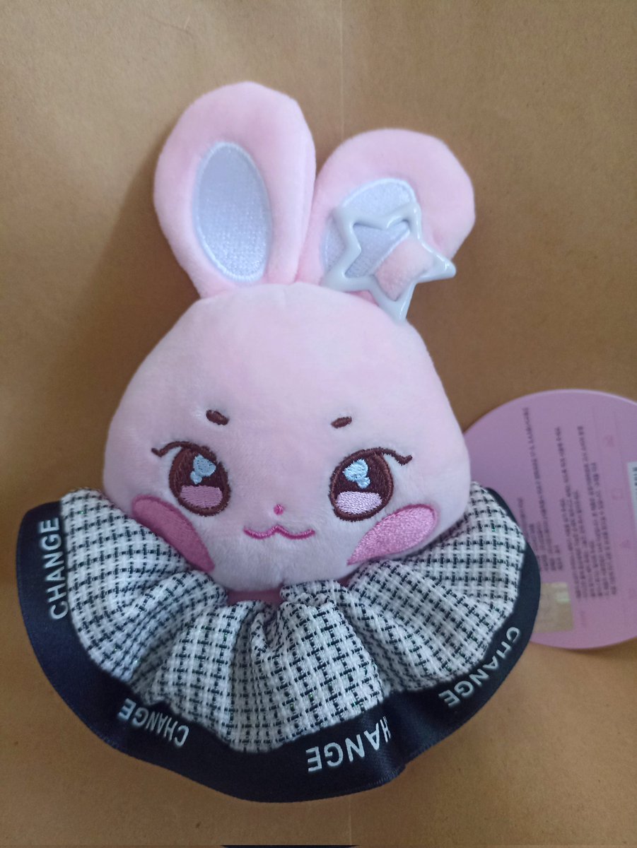 Hallo,
misi kk2 semua...adakah yg mau adopt plush keyring Byeolli-ku? belom pernah kucuci, cuman pernah keluar dari plastik utk kupakein dress+foto2 doang. 
tag ori aman masih nempel.
IDR 300k blm ongkir, dom Surabaya.
mohon maaf sblmnya tp aku ga bs orens  🥲🙏
