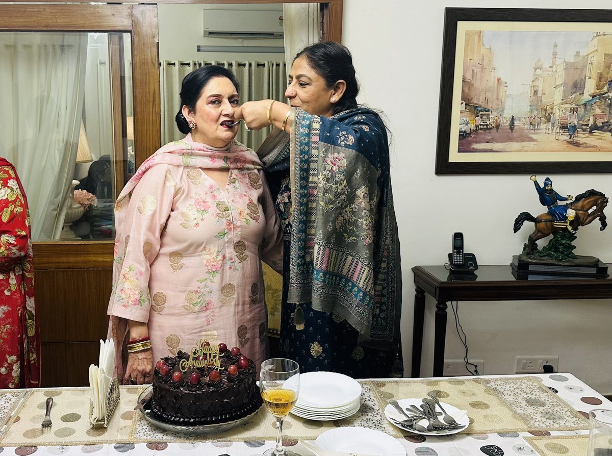 parmindercwc's tweet image. Here’s wishing the ever graceful and one of the finest women of substance former MLA Mrs Charanjit Bajwa ji a very happy birthday!
May the coming year bring you the best of health and happiness!
Best wishes💐💐 
@INCPunjab @Partap_Sbajwa