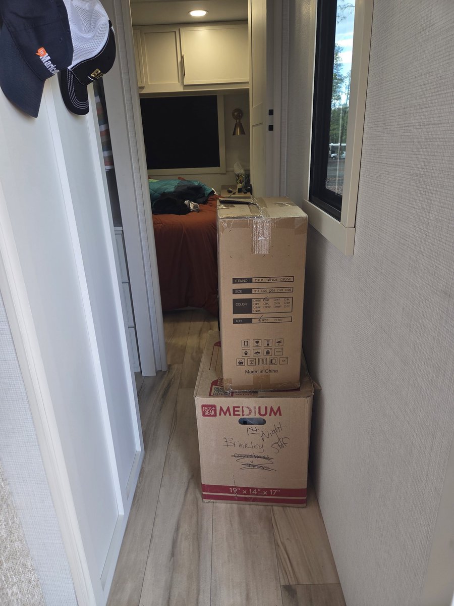 MrsMordt's tweet photo. Time to unpack!! It's really real now!
#fulltimervlife #travel https://t.co/FZEAgatVkg
