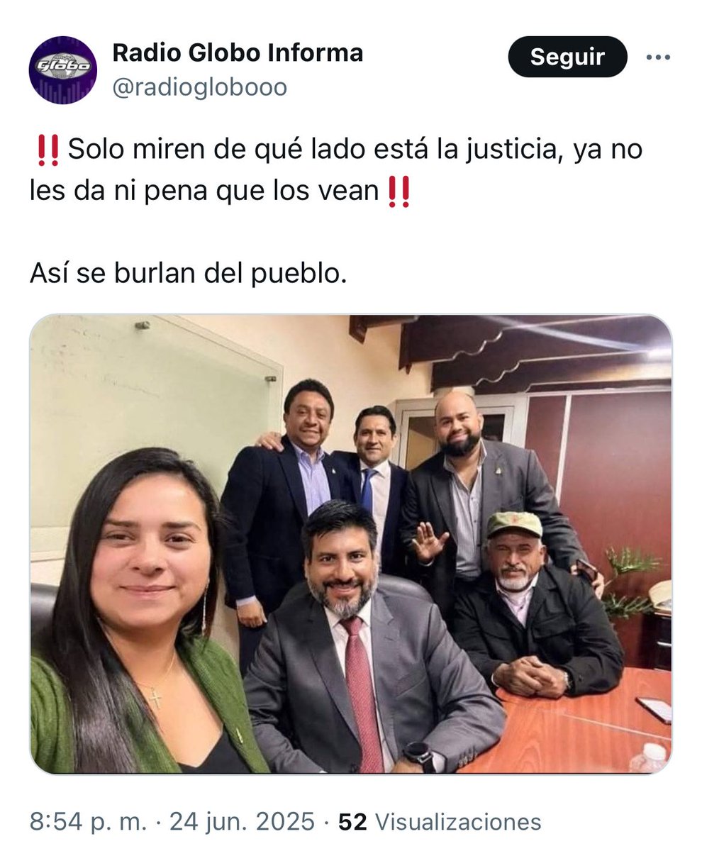 Al Fiscal ilegal de Mel ya ni pena le da salir en fotografías con la coordinación ñangara, donde queda la independencia de las instituciones, dan asco este tipo de funcionarios #FueraElFamilion #LibreNuncaMas