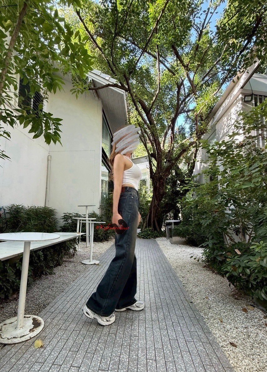 👏ใครจริงใจไม่จริงใจ🤞
ประสบการณ์มันจะสอนเราเอง ใครอยากเจอเราเรายินดี ใครไม่อยากรู้จักก็แค่ปล่อยผ่าน อย่าลืม เราเป็นตัวร้ายในเรื่องเล่าคนอื่นเสมอ
☕️ บ่ายว่าง คู่ไหนสดวกนัดดื่มกาแฟกันนะคะ
#คู่แลกไม่แลก #คู่แท้รสนิยมสวิงกิ้ง #คู่ลาดพร้าว