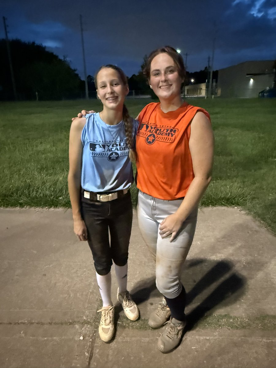 FCHTXElite's tweet image. Plenty of FC players in action tonight at the Astros Nike RBI League @astros @astros_ya @ACHS_ChargerSB @IC_Softball @RPSoftball ❤️🖤🧨🥎 @MLBDevelops