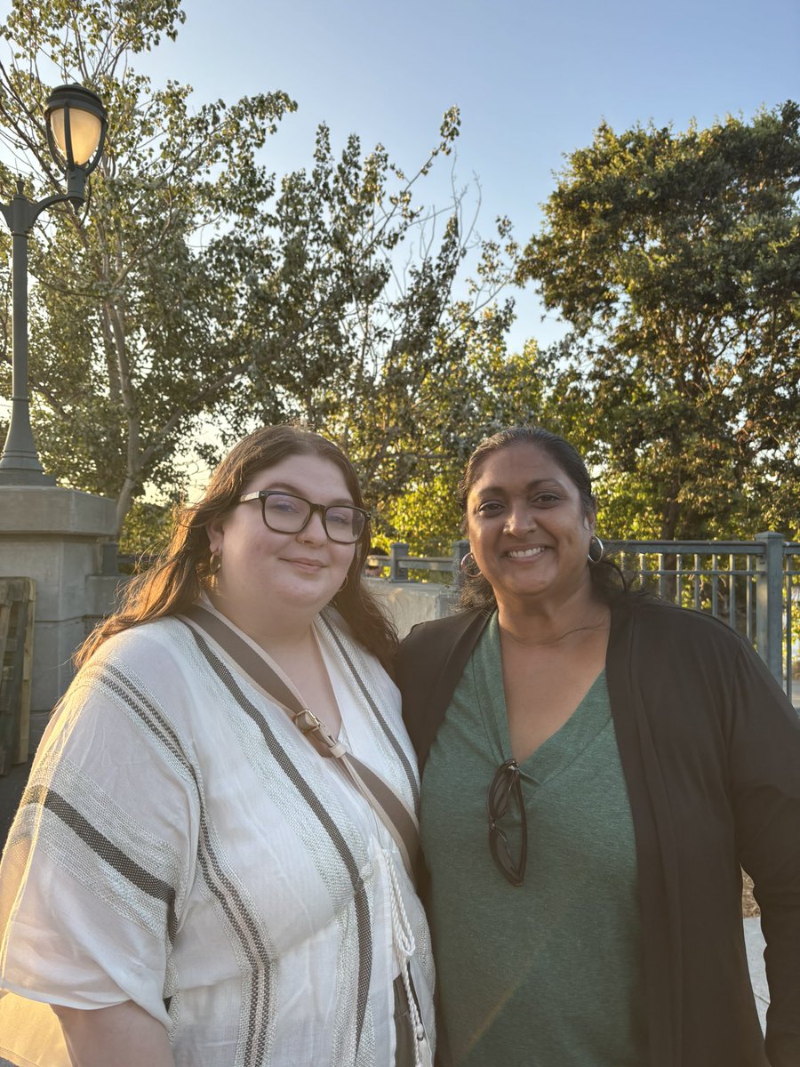 ❤️ that <a href="/OlleMightyOwls/">Olle Middle School</a> science teacher, <a href="/alyssa_browning/">Ms. Browning 🥽</a>, whom I also taught in 2nd grade, is here <a href="/PBLWorks/">PBLWorks</a> conference to grow as an educator in <a href="/AliefScience/">Alief Science</a> <a href="/aliefstem/">Alief STEM</a>