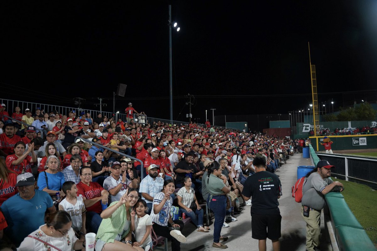 La emoción se siente en cada rincón del Parque “La Junta” 🤩💪🏻con las familias que nos acompañan en este gran juego de aniversario por los 177 años de Nuevo Laredo. ❤️

Que se la sigan pasando bonito ¡VAMOS TECOS!🦉

#JuntosLoHacemosPosible✨