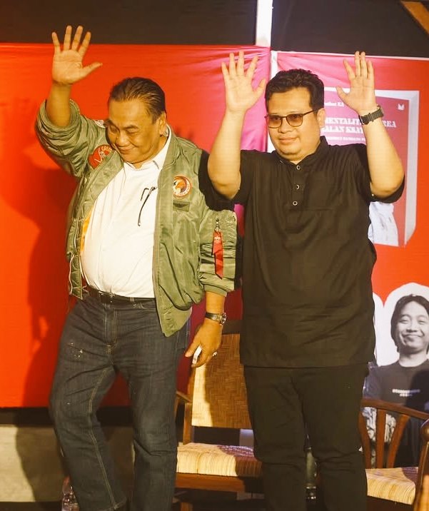 ๐จ ๐ฎ๐๐๐๐๐๐๐๐ ๐ฏ ๐น ๐จ (@antoniuscdn) on Twitter photo Sungguh membagongkan tiba-tiba org2 yg bukan kader dan sering menjelek-jelekan <a href="/PDI_Perjuangan/">PDI Perjuangan</a> dan Bu Megawati tiba2 sok menjadi pahlawan kesiangan dgn mengangkat #BambangPaculSekjenPDIP ...
Kalau mau memecah belah PDIP kalian salah sasaran... PDIP itu solid dan sudah banyak Sungguh membagongkan tiba-tiba org2 yg bukan kader dan sering menjelek-jelekan <a href="/PDI_Perjuangan/">PDI Perjuangan</a> dan Bu Megawati tiba2 sok menjadi pahlawan kesiangan dgn mengangkat #BambangPaculSekjenPDIP ...
Kalau mau memecah belah PDIP kalian salah sasaran... PDIP itu solid dan sudah banyak