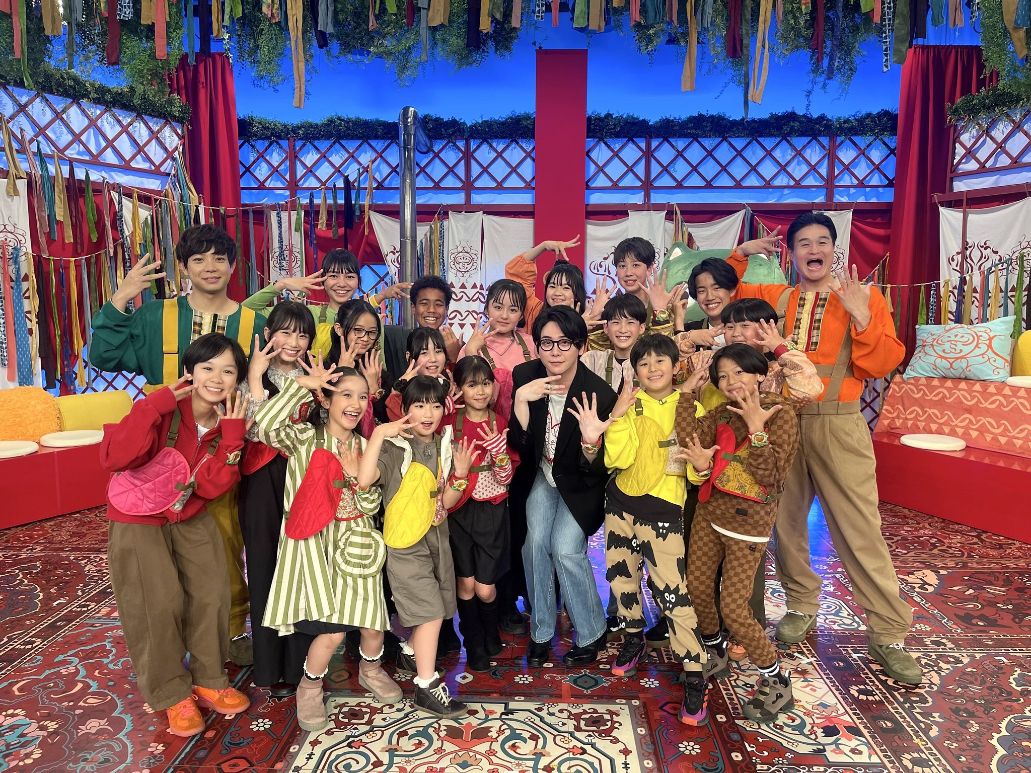 活動歴および当時の関連ビジュアル記録