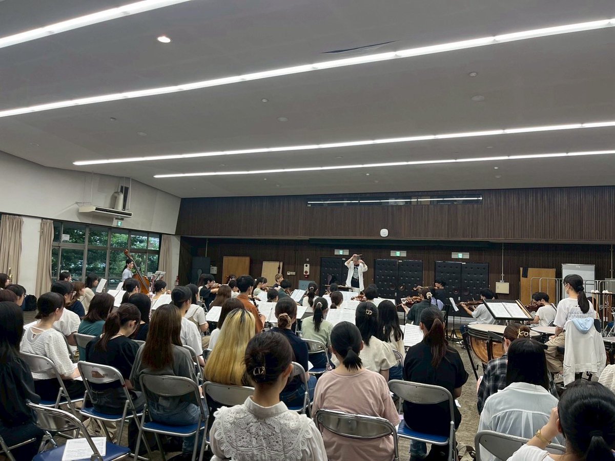 【合同練習を行いました🎻🎶】
先日、オーケストラと合唱の初めての合同練習がありました！

オーケストラと合唱が合わさることで曲の世界が一気に広がり、雰囲気もぐっとつかみやすくなりました✊🏻✨
本番に向けて、次回の合同練習まで日々の練習を大切にしていきます！🔥