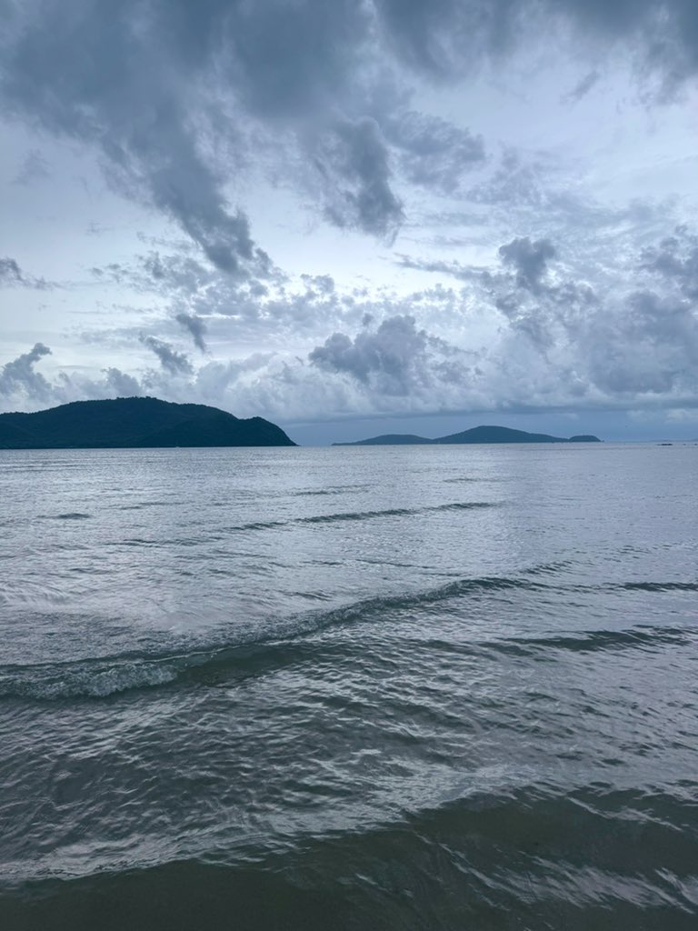 GM ct! 

Ocean loud, phone quiet. Peace is when the waves talk and the charts don’t.

Let’s get busy today 💪