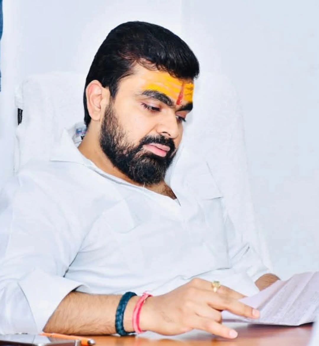 KunwarSahab2's tweet photo. सरल,सहज एवं कर्मठ व्यक्तित्व के धनी,मा.अध्यक्ष,जिला पंचायत,फिरोजाबाद...

हृदयप्रिय भाई @sumitpsingh7 जी को जन्मदिवस की अनंत शुभकामनाएं...

प्रभु श्रीराम से आपके लिए उत्तम स्वास्थ्य और सुदीर्घ एवं सुयशपूर्ण जीवन की प्रार्थना है...

#HappyBirthday https://t.co/BvVD2yFhqH