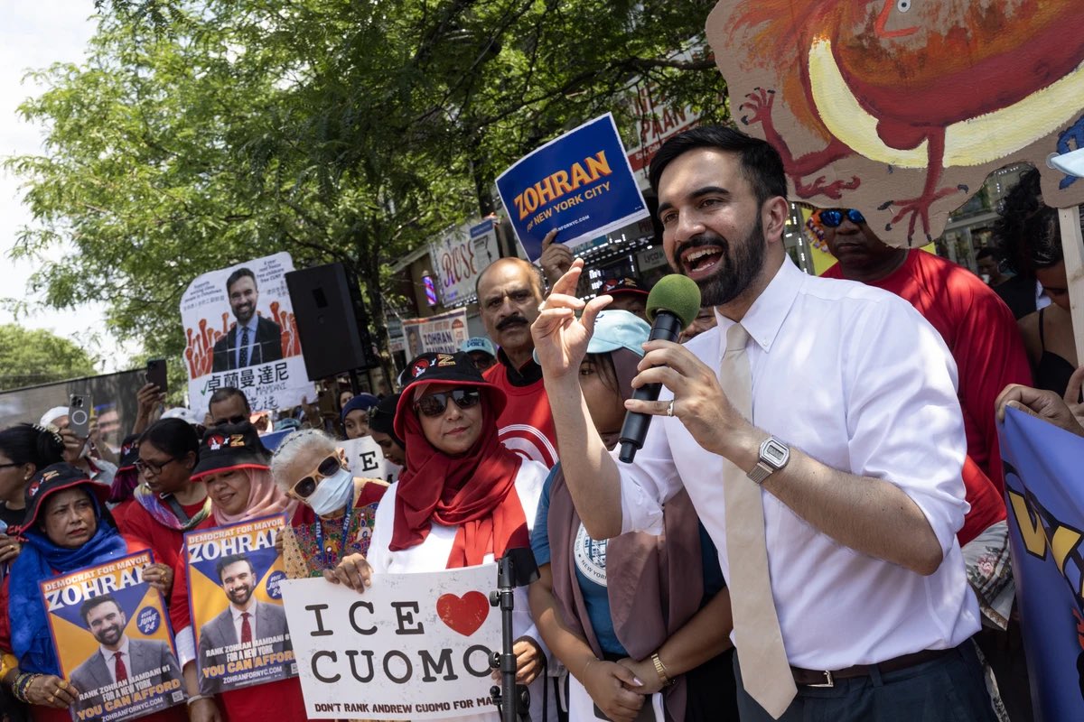 GibranBoyce's tweet photo. 🚨 @ZohranKMamdani has just done what few in the Democratic old guard thought possible: he defeated former NY governor Andrew Cuomo in the Democratic primary for New York City mayor.

The result is a massive blow to the Democratic establishment and a defining moment for the future of the party. 🧵