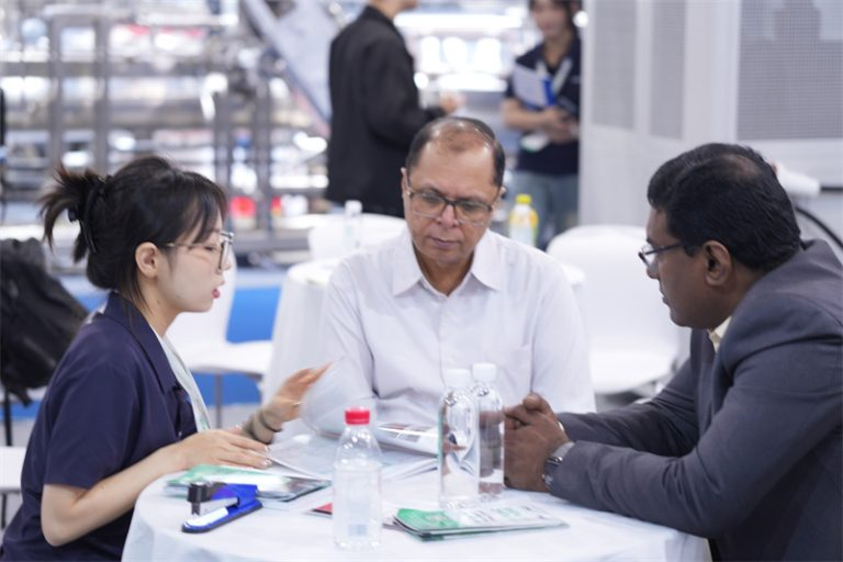 Lneya_chiller's tweet photo. We sincerely invite you to visit booths N1-B06 and W5-A56 at #PMEC Shanghai #Exhibition. #LNEYA will explain in detail the application and advantages of #dynamic #temperature control solutions in the #pharmaceutical industry to every visiting customer.
https://t.co/O5LzoZIJzE https://t.co/Uhge0RrUIR