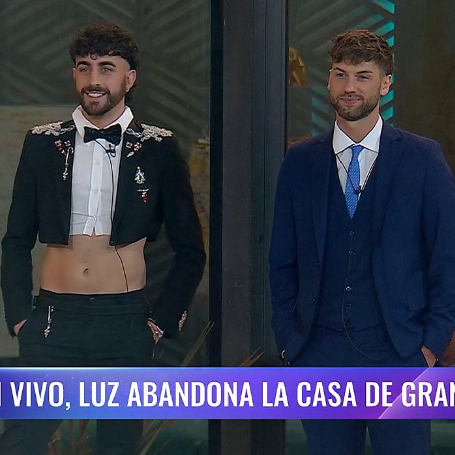 Imposible que alguien que se vista así pueda ganar algo…
Pero bueno, otra vez la "provincia" fue de visita y les pasó el trapito en su propia casa. Jajajajajajaja.
Che <a href="/ghermanoar/">GRAN HERMANO 2025</a>, por segunda vez consecutiva, un uruguayo haciendo patria.
Uruguay nomaaa! 🇺🇾