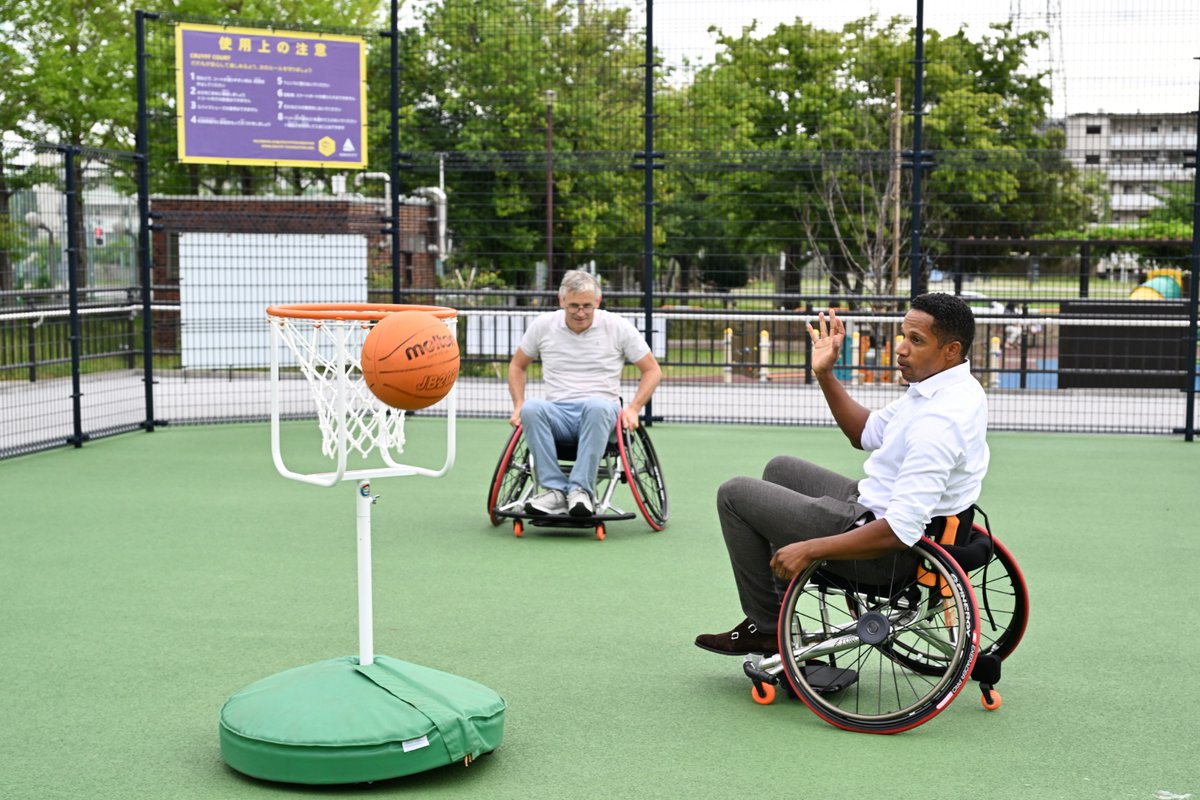 A delegation from 🇳🇱 visiting 🇯🇵 in the fields of life sciences &amp; sports vitality visited the Special Cruyff Court in Adachi City. It was a valuable visit that reaffirmed the power of sports to connect people beyond differences in ability or nationality.
nlinjp.com/FB0625EN