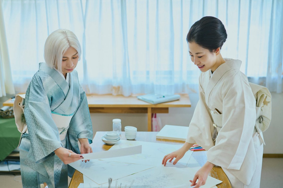 【着物ひろこが会いにいく！憧れのキモノビト】vol.6 後編
公開されました

3人目の対談相手は
〜憧れの花に「私」を描く。日本画家 定家亜由子さん〜

作風と全く同じ印象を受けるのも納得。
とことん描く対象と向き合って、自身と溶け合う瞬間を感じると

kimonoichiba.com/media/author/h…

<a href="/kimonoto___/">きものと</a>