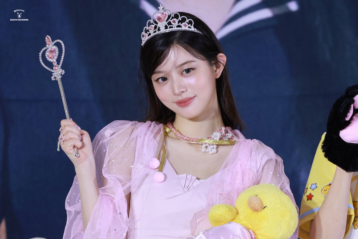 250624 뮤직아트 공개팬싸

世界で一番のお姫様

#ILLIT #아일릿
#MINJU #민주