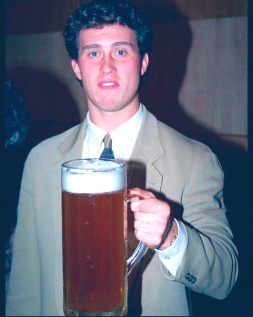 This picture alone should have qualified Mogilny for the Hall of Fame..