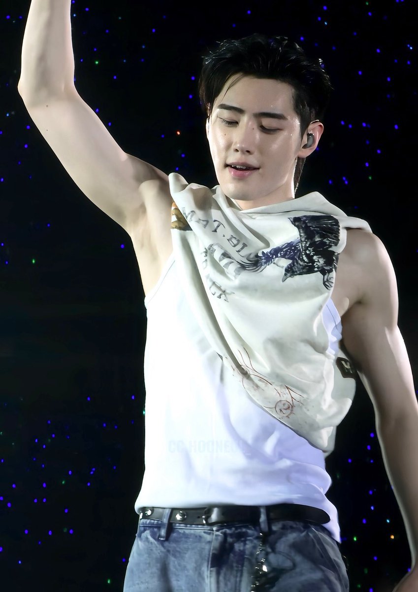 PARK SUNGHOON PITS OH HELL YEA 🥵