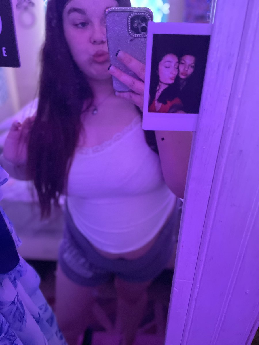 CookieB2004's tweet photo. My pussy be drippin wet😝
https://t.co/jka5zDJSa1 https://t.co/QsZ5ahpMea