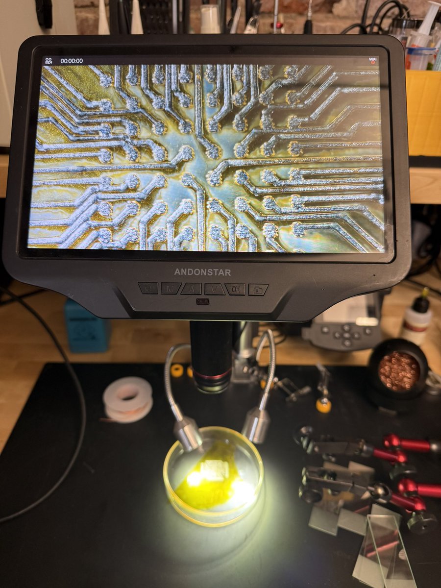 eigenlucy's tweet image. nature.com/articles/ncomm…
Laser induced graphene electrodes in polyimide (still sorting the pitch and dpi)