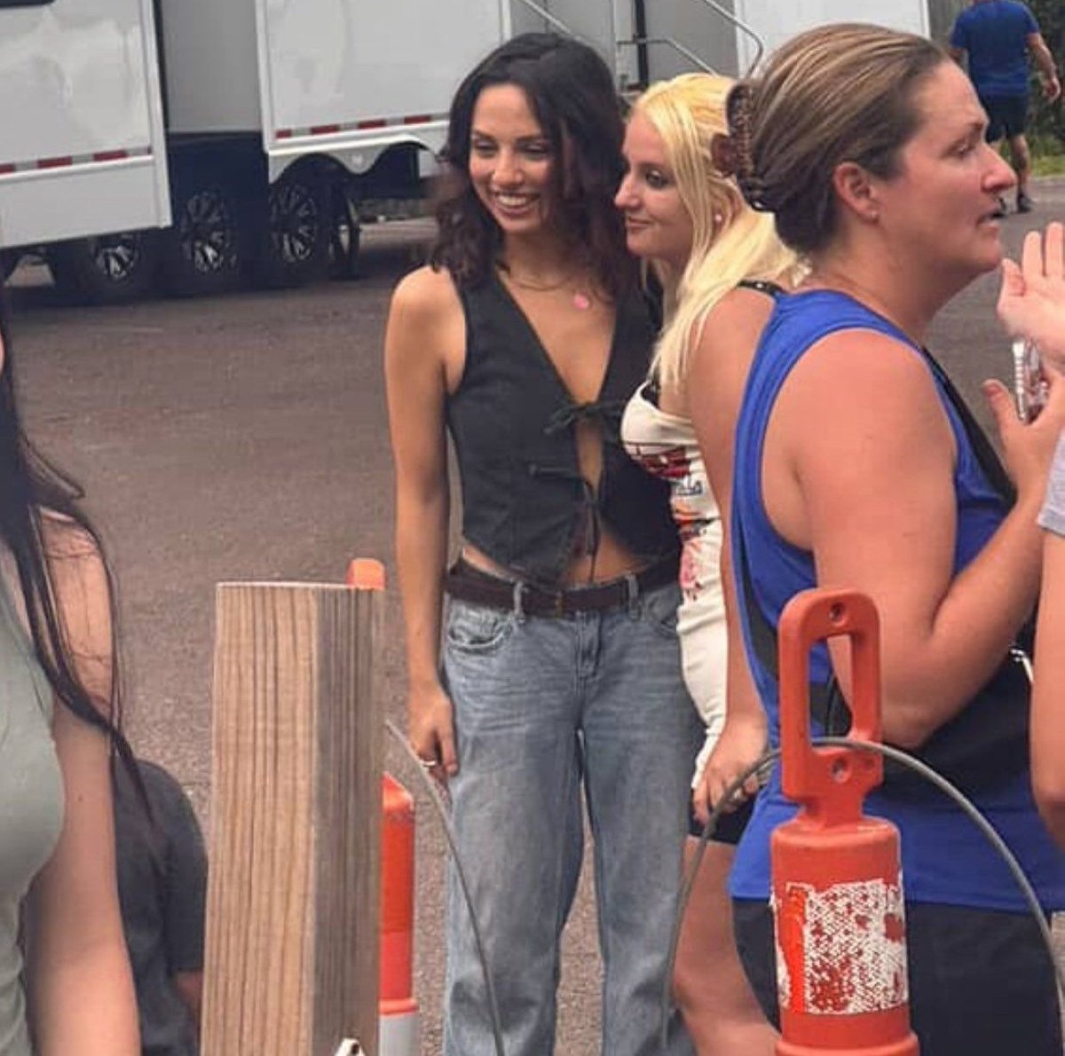 Fiona Palomo com fãs recentemente.