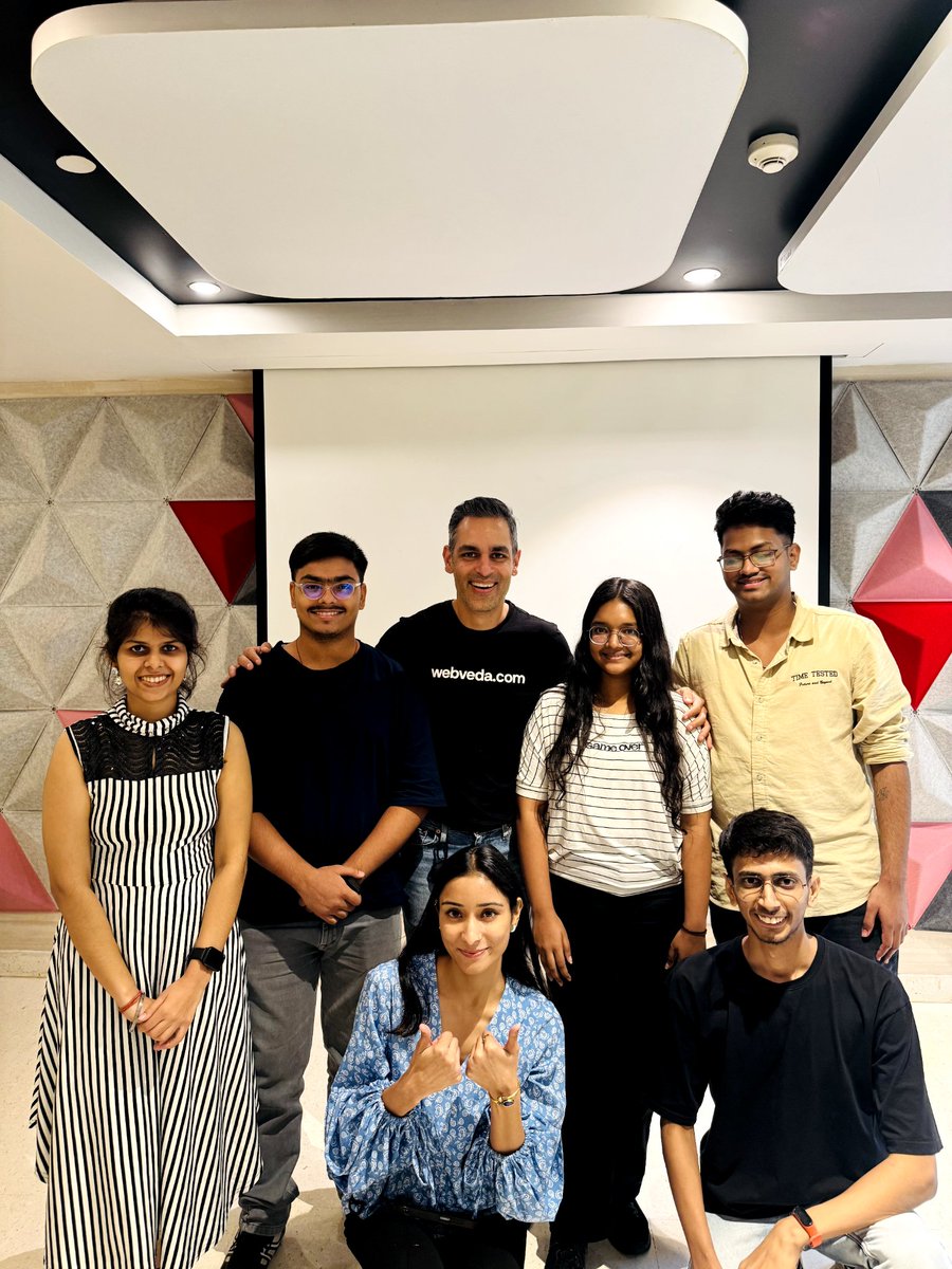 Heyavdhi's tweet photo. Applied on impulse🧋
Got picked @wariCrew 🎗
Designed for THE @warikoo 😭🔥

Out of all India—just 6. And yes, I was one of them 😌
Figma and I? Still in a situationship 💔✨
But the chaos, creativity &amp; crew? Unmatched.
#GraphicDesignGirlies #WarikooEra #Fourthnattawat https://t.co/sp5ZyTuzVN