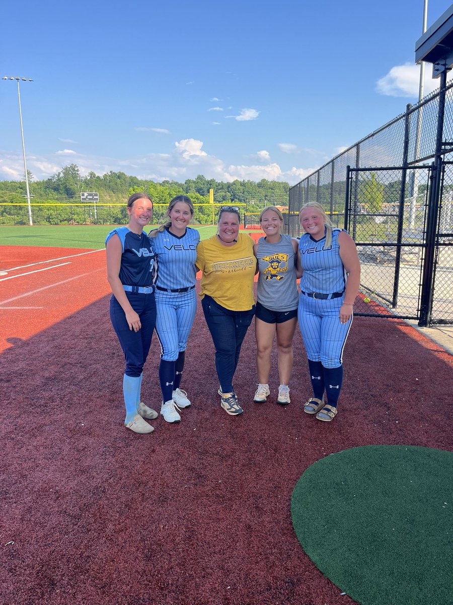 rileymcmillan06's tweet photo. I had such a great time at @ETSUSoftball camp. I learned so much and had a great time with my @Velofastpitch girls! Thank you! @rwwagner @kyleighmpayne https://t.co/7xvMQ2r7qe