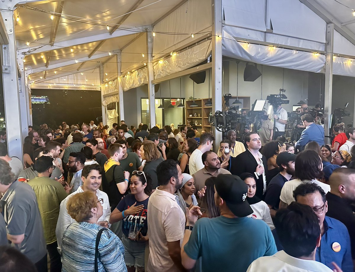 Asad🗽🍎 tweet media