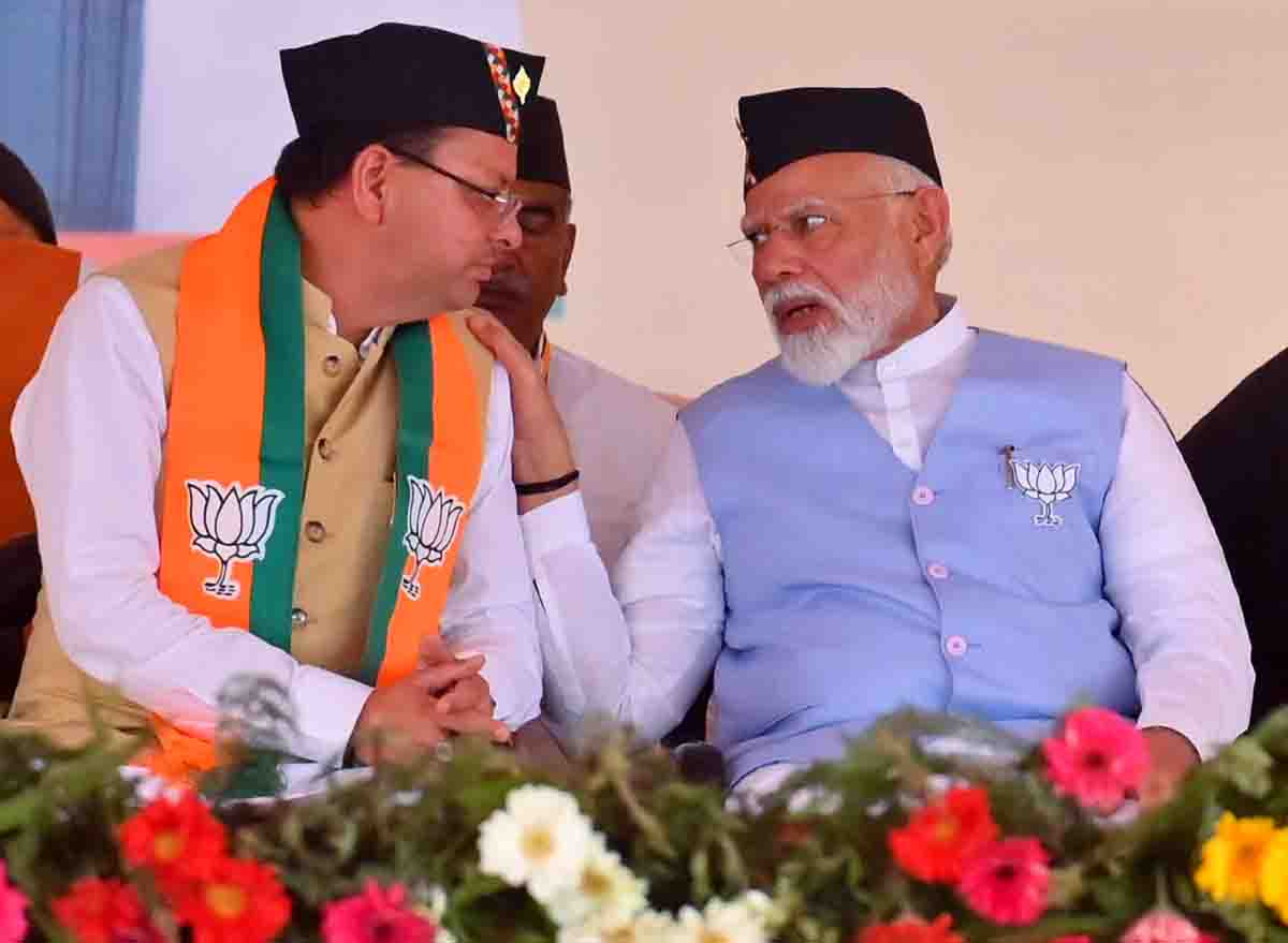 पहले जहाँ रास्ते नहीं थे, अब वहाँ तरक्की की राहें खुल गई हैं — उत्तराखंड में सड़कें सिर्फ ज़मीन नहीं, भविष्य जोड़ रही हैं।