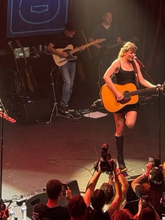 🚨| Taylor Swift performing at the TEU concert tonight in Nashville 🥹!