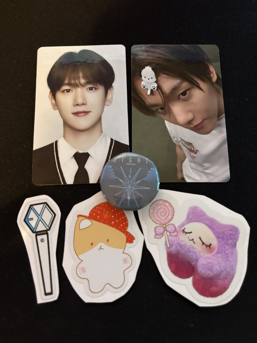 Exols going to reverie stop in Seattle, I’ll be handing out some small freebies with limited quantities. Please dm me to reserve some 🫶🏼🫶🏼

Can’t wait to see Baekhyun next week 🎉
