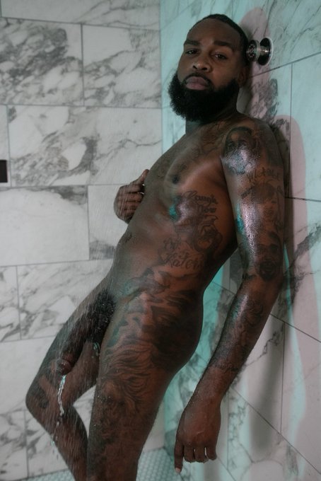 Watch King Khi Lavene's leaked NSFW photo on TwXstars