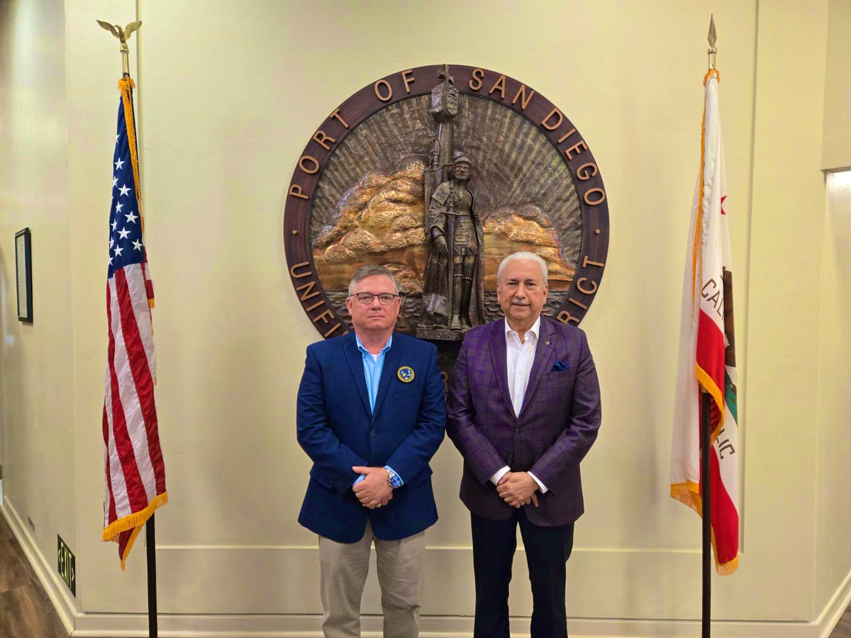 CAMEINTRAM (@cameintram) on Twitter photo (2) La visita en San Diego 🇺🇸incluyó una mesa redonda por parte de expertos del puerto e instituciones involucradas con la sustentabilidad y la descarbonización de las operaciones portuarias y marítimas, donde estuvo nuestro presidente <a href="/ManuelUrreta/">José Manuel Urreta Ortega</a> y el <a href="/CGPMMManuelGG/">Cap. Alt. Manuel F. Gutiérrez Gallardo</a> 🇲🇽. (2) La visita en San Diego 🇺🇸incluyó una mesa redonda por parte de expertos del puerto e instituciones involucradas con la sustentabilidad y la descarbonización de las operaciones portuarias y marítimas, donde estuvo nuestro presidente <a href="/ManuelUrreta/">José Manuel Urreta Ortega</a> y el <a href="/CGPMMManuelGG/">Cap. Alt. Manuel F. Gutiérrez Gallardo</a> 🇲🇽.