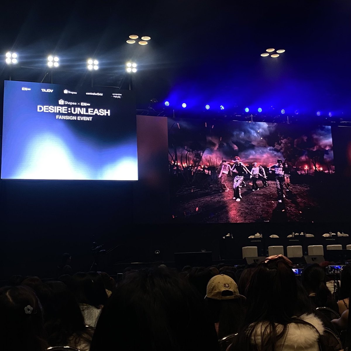 DANI0JJ's tweet photo. WTL in 방콕🇹🇭🤍 https://t.co/O1es0DdrWr