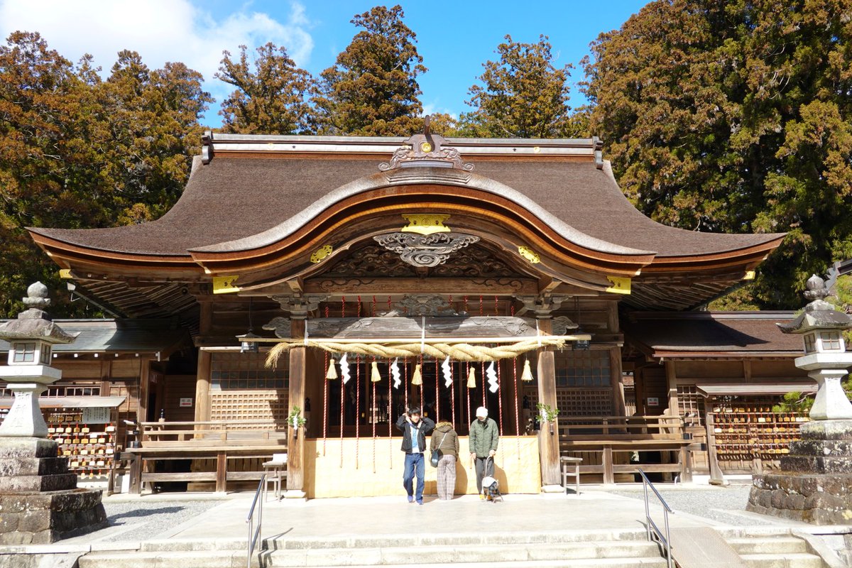 _Lucciora_'s tweet photo. 修繕（葺き替え？）されて間もない感じできれいな屋根の小國神社
#小國神社
#御朱印 https://t.co/7zN3Anu35X