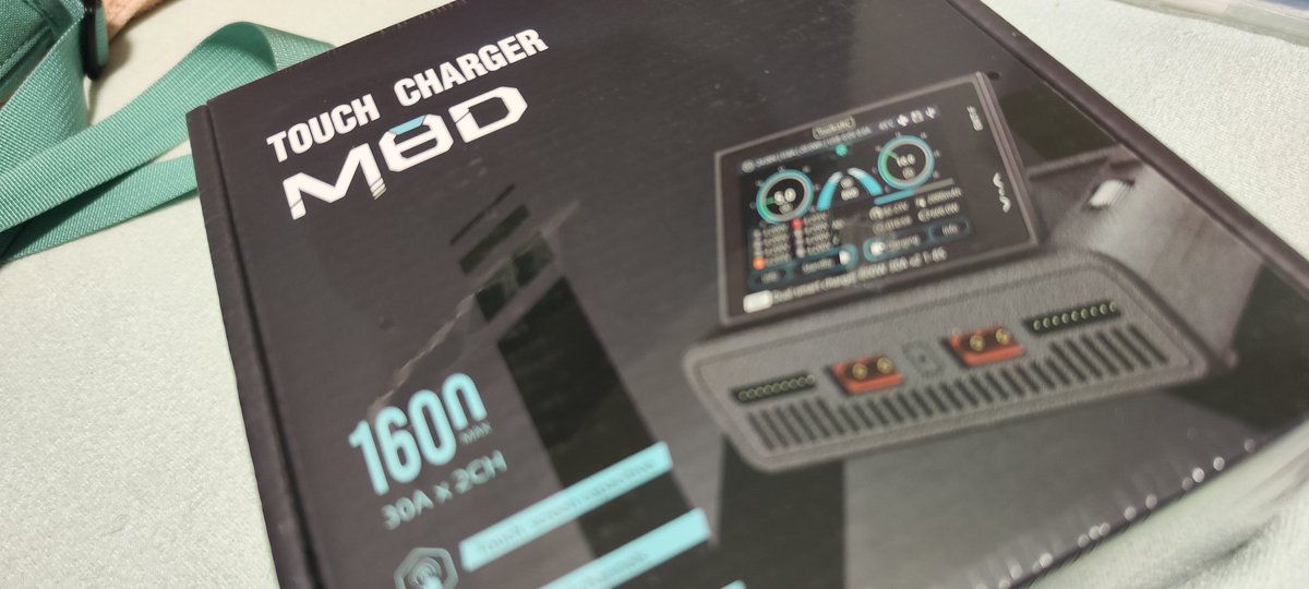 KiQ_i_love_rock's tweet photo. 何年振りかで新しい充電器を買いました
前々から気になっていたのですが、ボーナスも入った上に密林タイムセールで通常の5000円引きとあってはポチらざるを得なかった…
手持ちのX6と比較してどんな感じか、雑に感触を確かめてみます
#ToolkitRC 
#M8D https://t.co/q0brJXLqt7