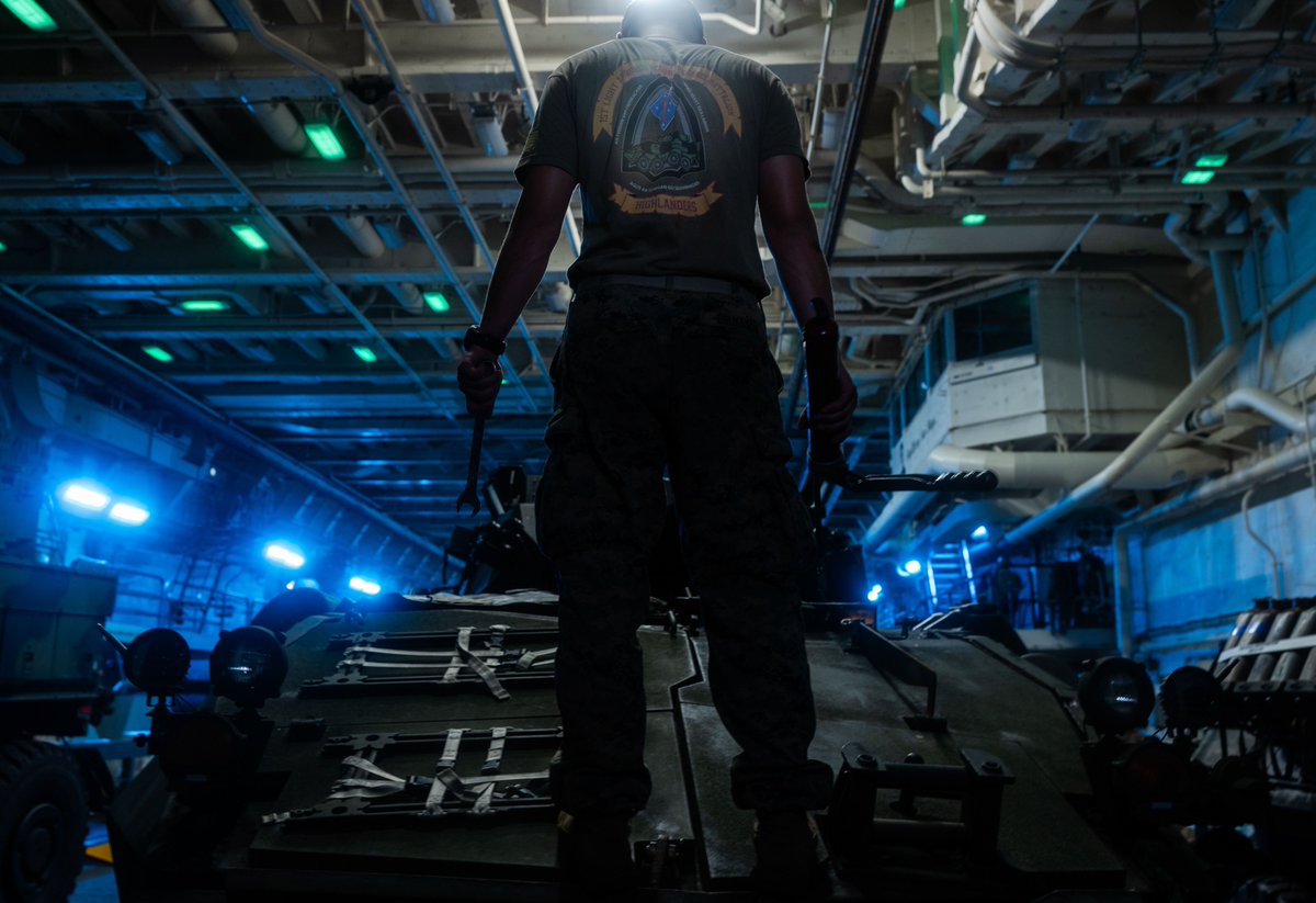 mcipac_jp's tweet image. 6月11日、USSサンディエゴ(LPD22)艦上で海兵隊第31海兵遠征部隊が上陸用舟艇エアクッションに乗り込み、出航訓練を実施しました。これは同部隊と海軍部隊との連携を深め、スムーズにミッションを遂行するために不可欠です。