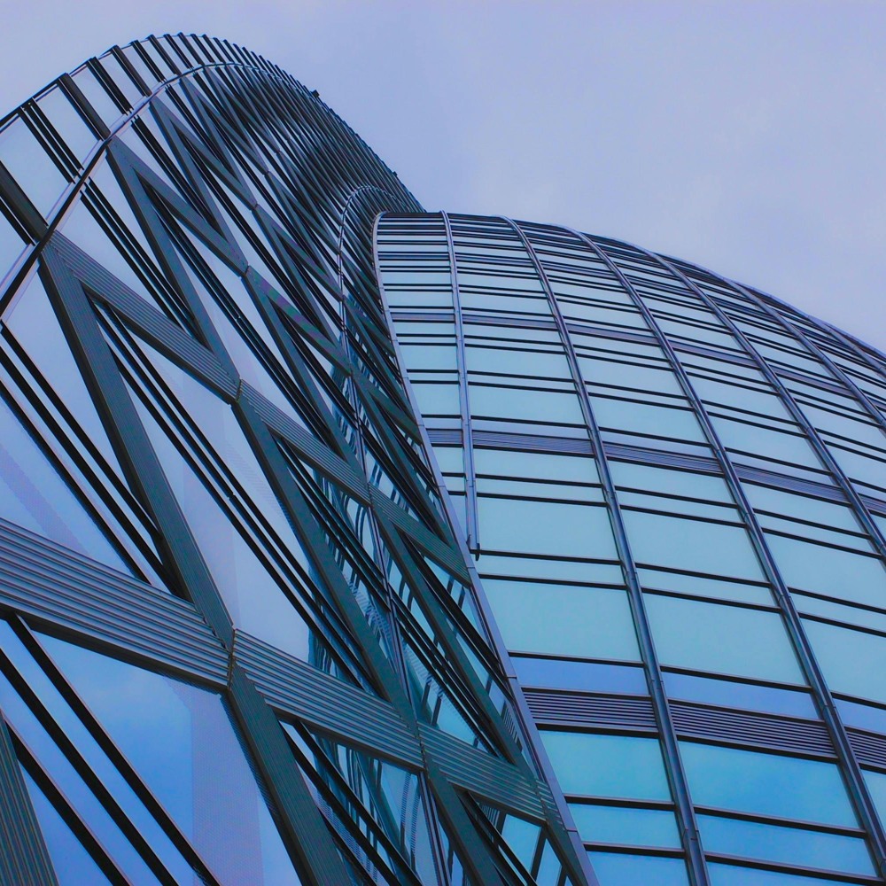 ArniaSoftware's tweet image. Romania’s ascent from cost‑competitive coding center to a premier global hub for innovation and software delivery represents a profound evolution in its digital identity. 
.
.
.
#RomaniaTech #SoftwareDevelopment #OutsourcingStrategy

arnia.com/why-romania-is…