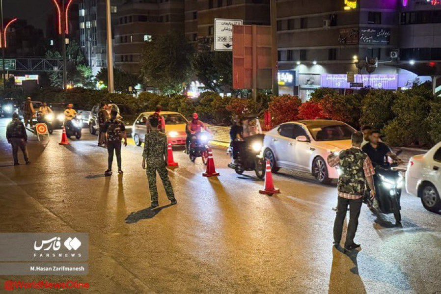 Savakzadeh's tweet image. 🇮🇱 ISRAEL: "Iranians, please evacuate Tehran and stay out of the way during Operation #RisingLion."

🦁🌞 IRANIANS: "Understood."
Millions clear the streets.

🛋️🥔 Westerner: "Why aren't Iranians rising up?"

Israel &amp;amp; the US execute, exit.

Meanwhile in Tehran👇🏼