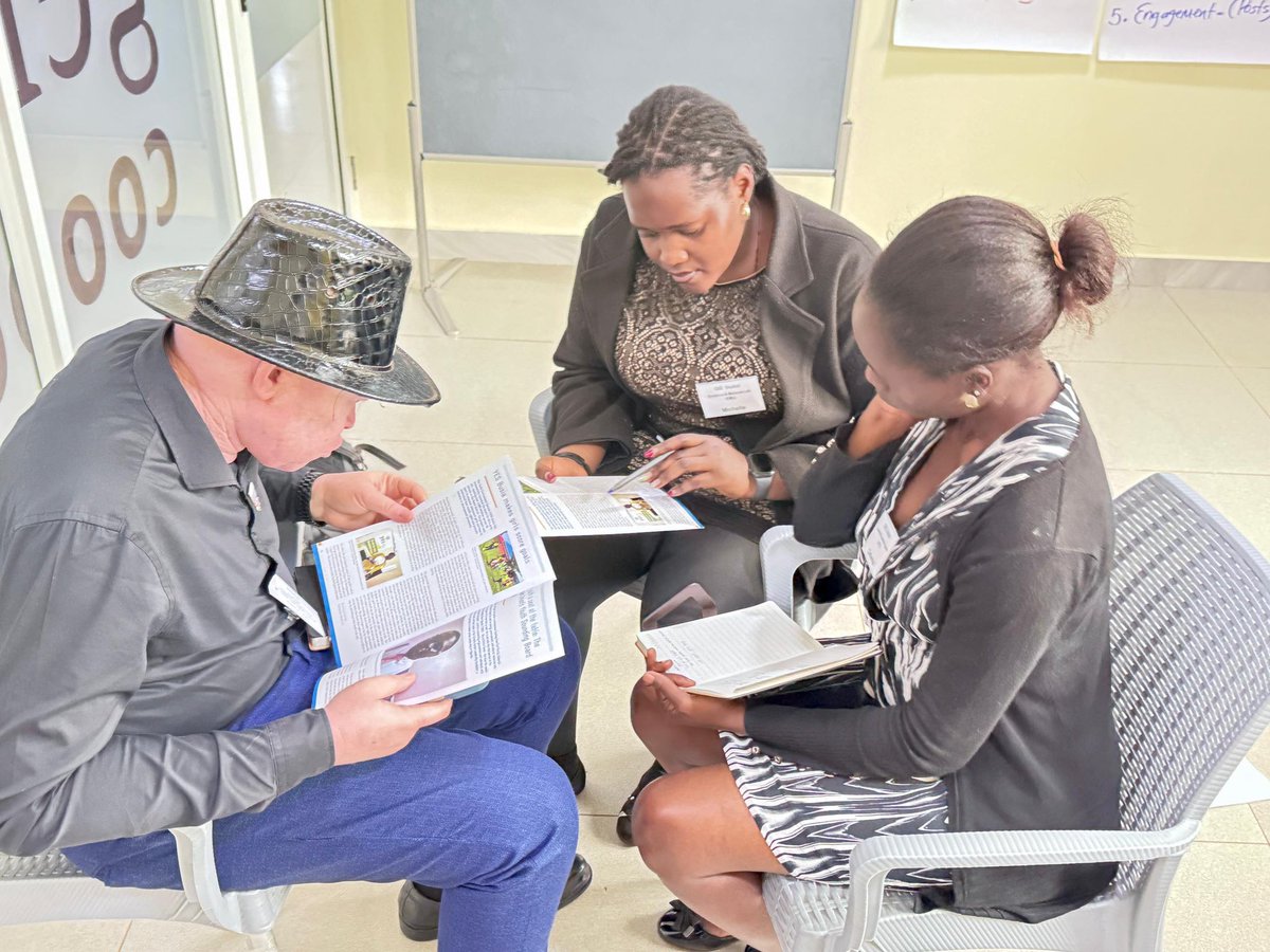 DaisyAgaba9's tweet photo. Hosting my first comms session as a lead trainer ✅
From nervous to empowered 💪
Together with an amazing team, we trained others on;
🧠 Writing compelling content
📲 Adapting tone across platforms
🎯 Using social media for impact
#SocialMediaWriting #GCSP @CUSP_Uganda @wacsof https://t.co/S68TIWM5Ey