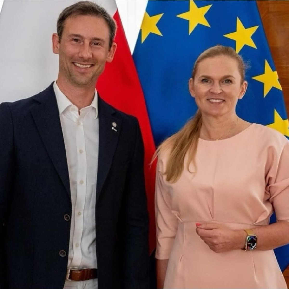 Co za wspaniały dzień dla Polski! Sławosz Uznański -Wiśniewski drugim Polakiem w kosmosie 🚀🇵🇱 Misja Axiom-4, która wystartowała dziś o godzinie 8:31, to wielki krok w rozwoju polskiej nauki i ogromny powód do dumy! To inspiracja dla tysięcy młodych osób - przyszłych odkrywców,