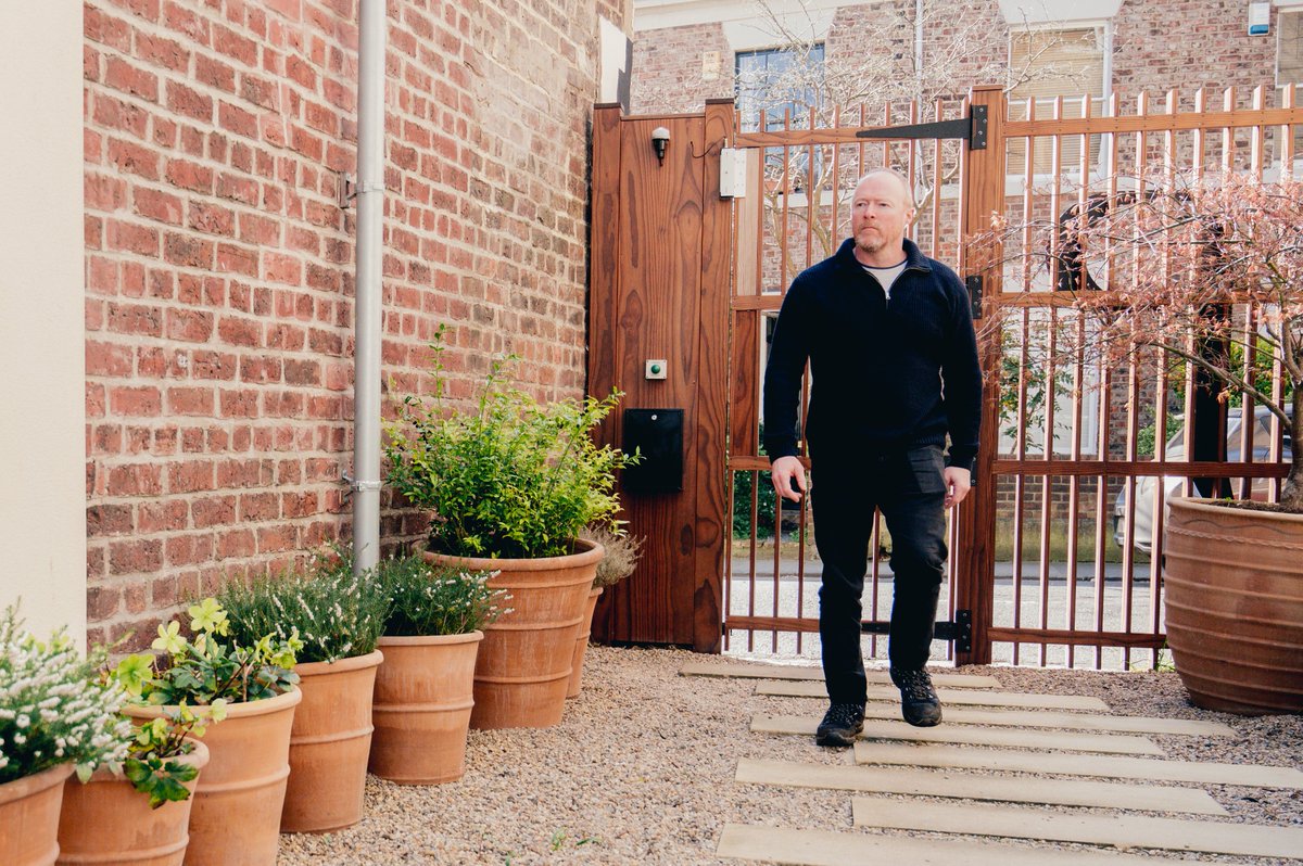 JamesPlaceUK's tweet image. We'd like to say thank you to The Squires Foundation for their recent grant which enabled us to set up a peer support group at James' Place Newcastle. A group of former clients now meet twice a month to share their experiences as they rebuild their lives after suicidal crisis.
